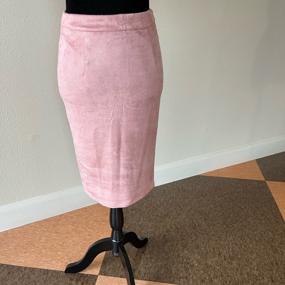 Lulu’s Coral Pencil Skirt. Preowned
